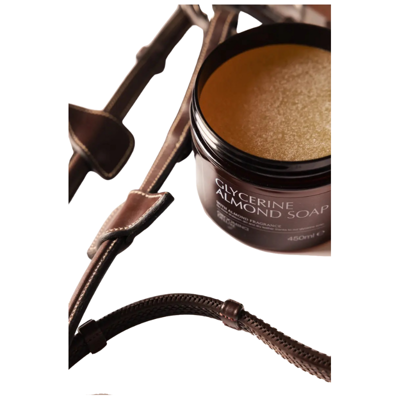 Glycérine amand soap for leather Grooming deluxe
