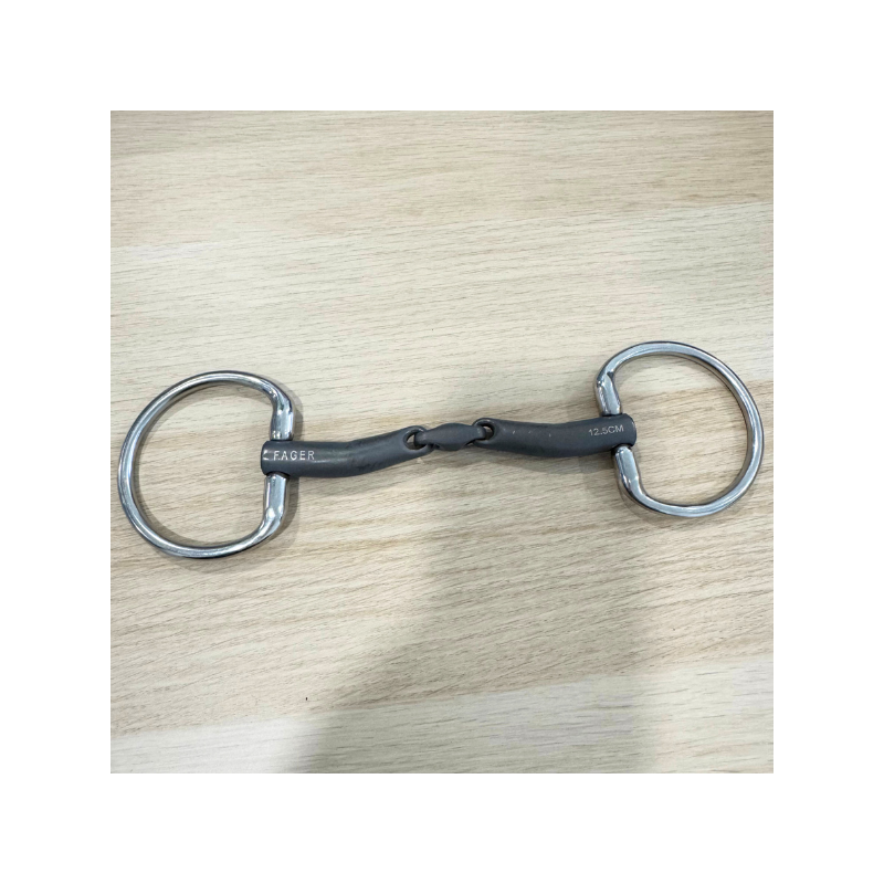 Maria Titanium Eggbutt fixed rings used - Fager | Mors & More